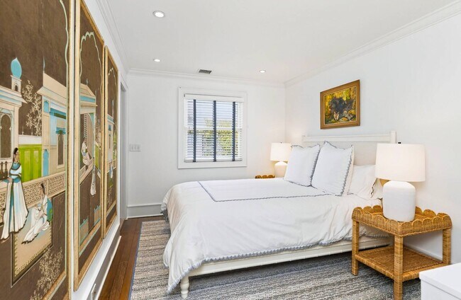 Building Photo - 133-135 Toylsome Ln