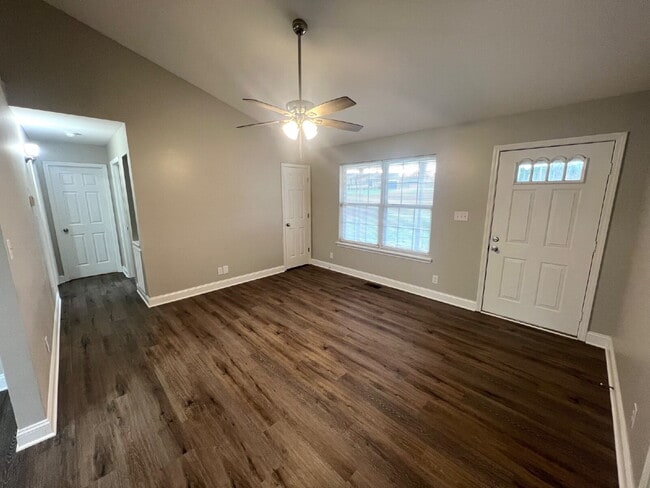 Building Photo - 3409 Dailey Rd