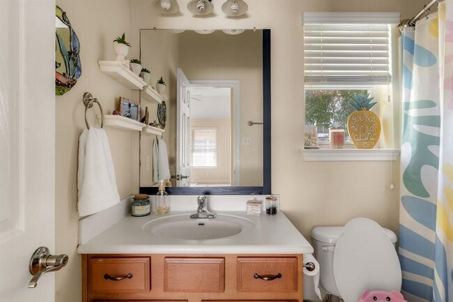 Building Photo - 1821 Village Oak Ct