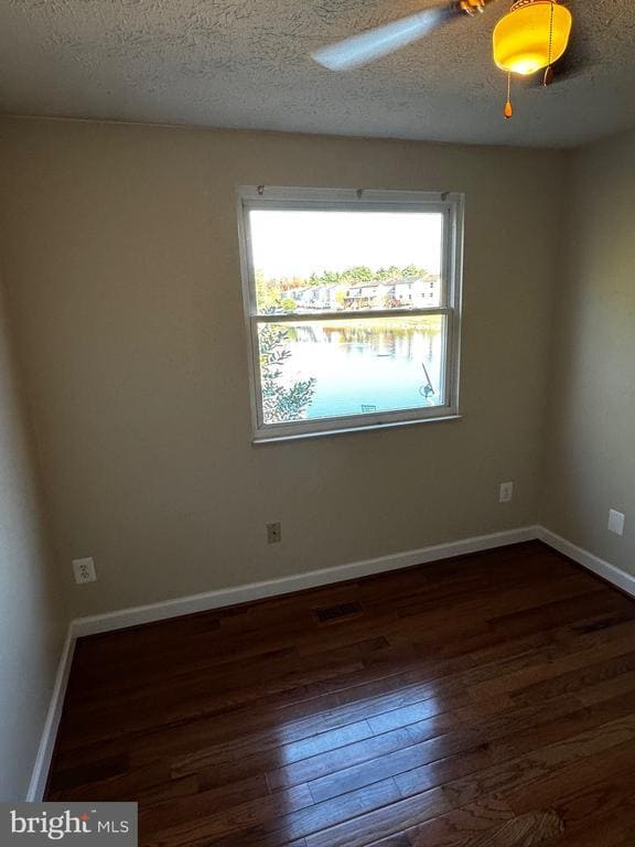 Building Photo - 8305 Pondside Terrace