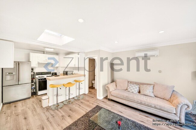 Building Photo - 138 N Hamel Dr