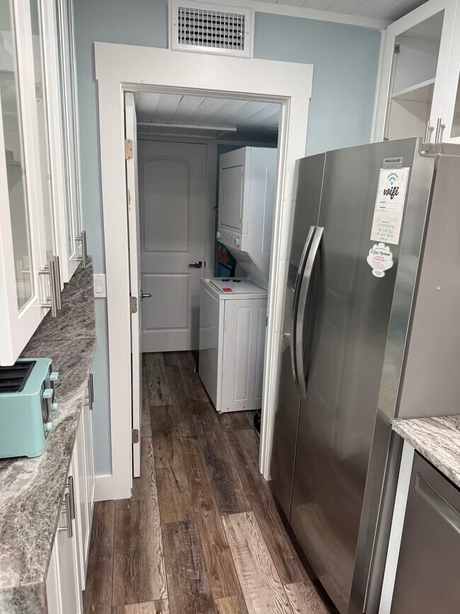 Building Photo - 3837 Sandstone Ct