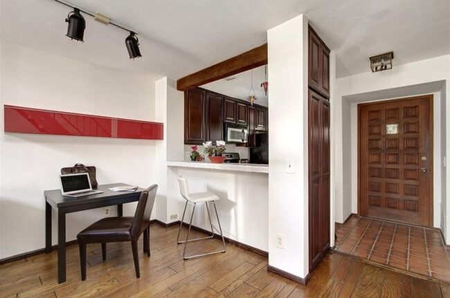 Building Photo - Prime La Jolla Location – Pool, Tennis & Village Living at Your Doorstep