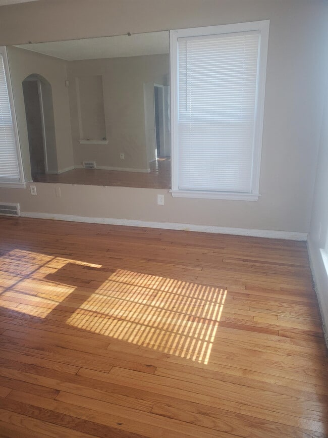 Building Photo - 12311 Laing St