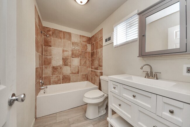 Building Photo - 21710 Oriole Trail