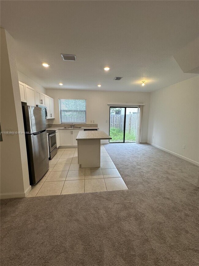 Building Photo - Northeast 3rd Place, North Miami Beach, FL 33179 - 3 BR 3 BA townhouse