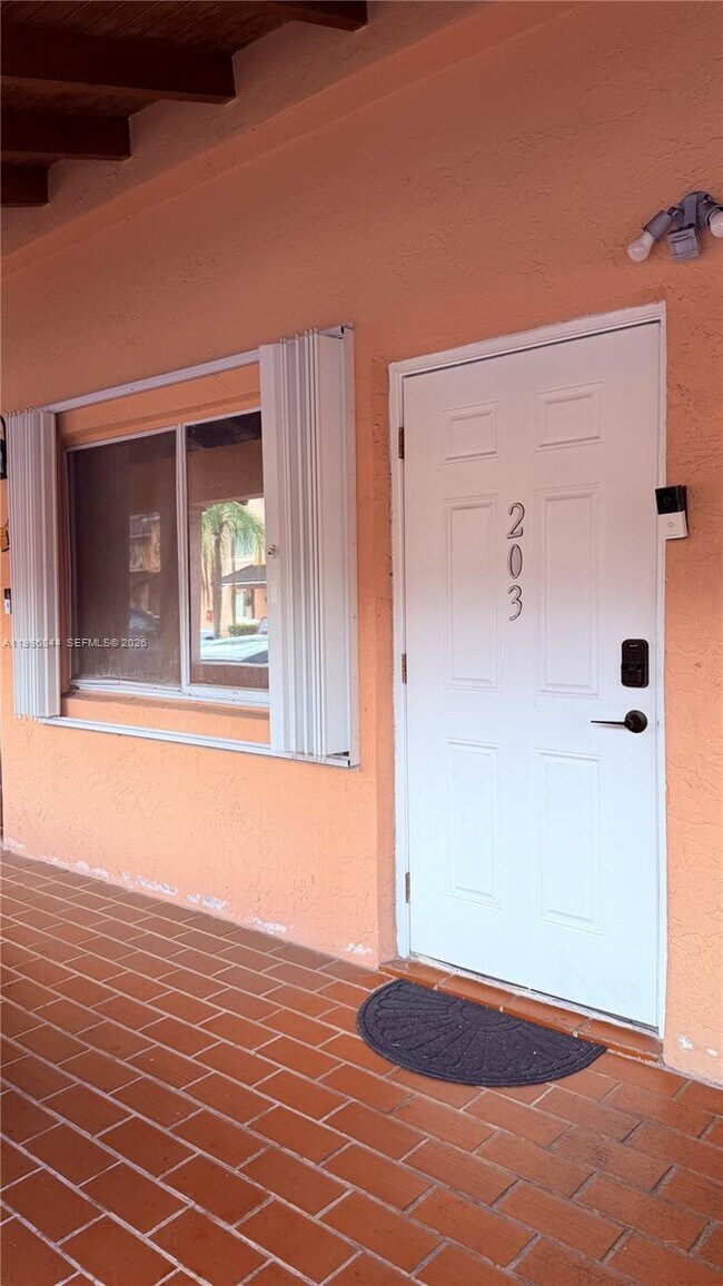 Building Photo - 8033 Lake Dr