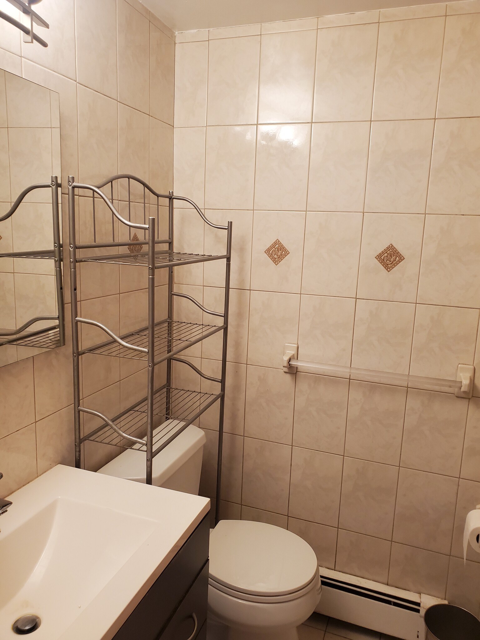 Bath room - 3628 166th St