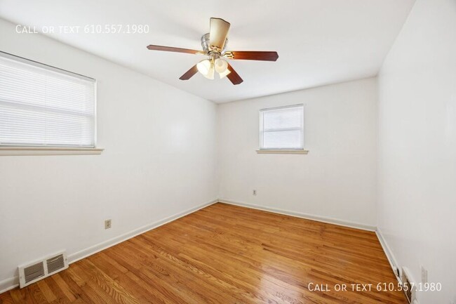 Building Photo - Clean and Updated 2 Bedroom 1 Bath apartme...