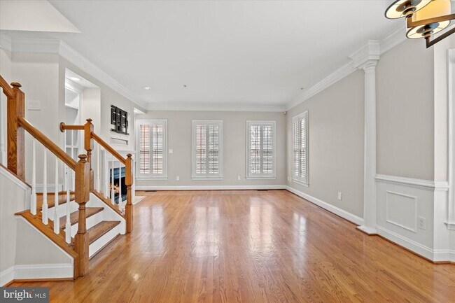 Building Photo - 306 S Fayette St