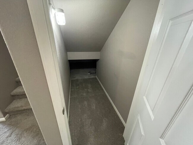 Building Photo - Cute Home in a Great Neighborhood!