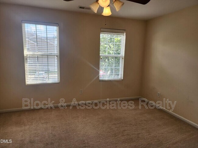 Building Photo - 642 Cupola Dr