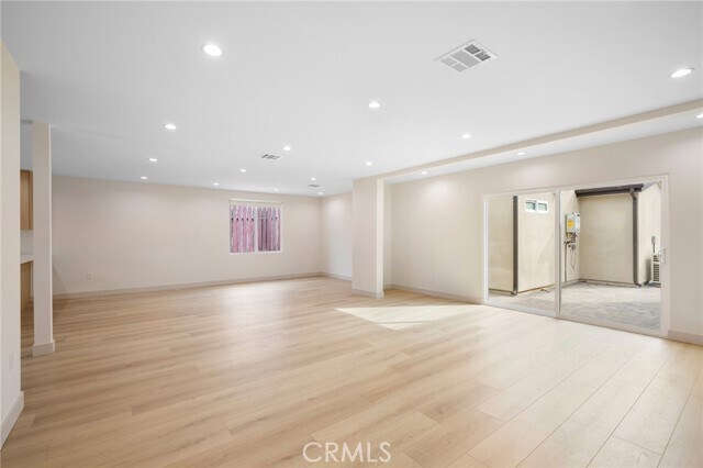 Building Photo - 918 University Ave