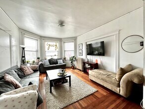 Building Photo - 144 Coolidge St