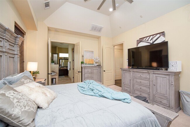 Building Photo - 1141 W 23rd St