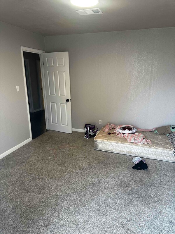 Building Photo - 1912 S Jordan Ave