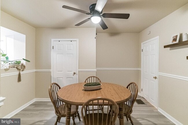 Building Photo - Spacious 3-Bedroom Home with Deck and Bonu...
