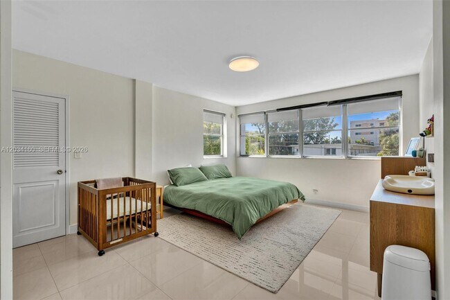 Building Photo - 9381 E Bay Harbor Dr