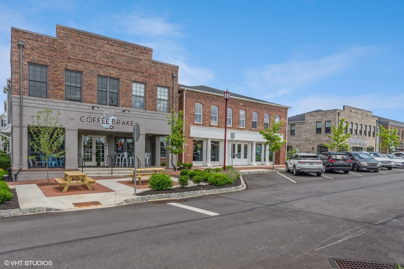 Building Photo - 210 Gress Rd