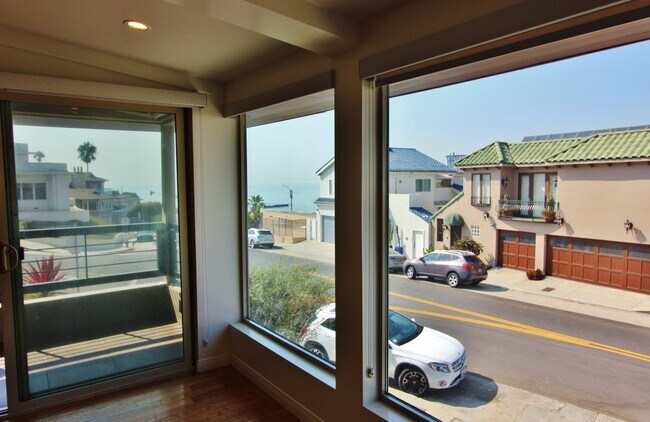 Building Photo - 7328 VISTA DEL MAR Ln