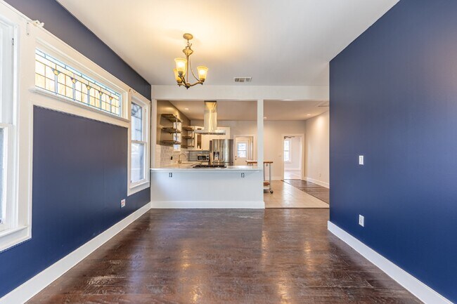 Building Photo - 209 Carolina St