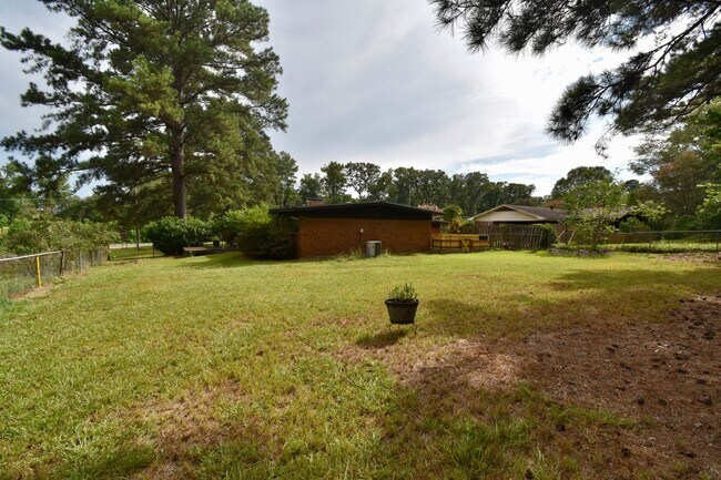 Building Photo - 3 Bed, 2 Bath Home in Ruston