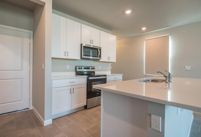 Building Photo - 3918 SE Mentmore Ln