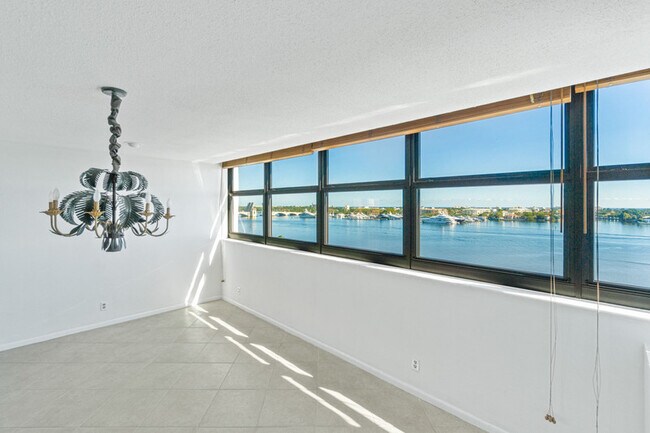 living room views - 1501 S Flagler Dr