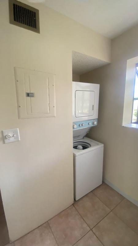 Building Photo - 311 Gardens Dr