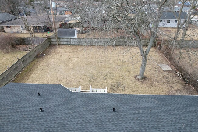 Building Photo - Four Bedroom Single Family Home in West La...