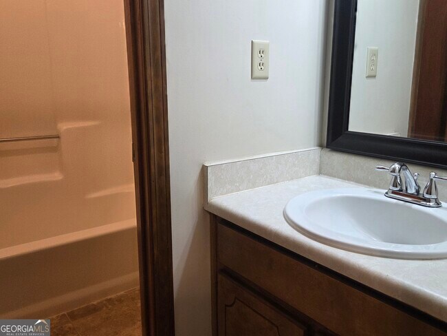 Building Photo - 8437 Pineland Dr