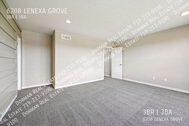 Building Photo - 6208 Lenexa Grv