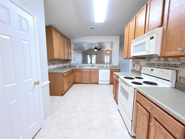 Building Photo - 102 Wren Cove