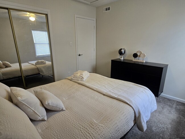 Building Photo - 1829 Alyssum Pl