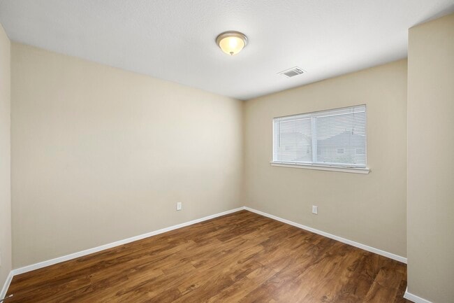 Building Photo - 6158 Settlers Lake Cir E
