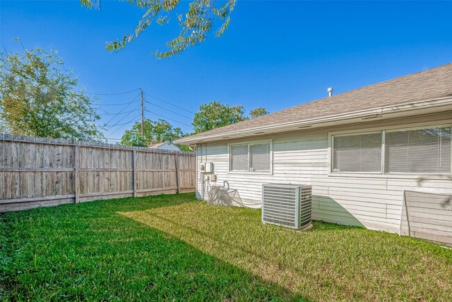 Building Photo - 5105 Beaver Hollow Dr