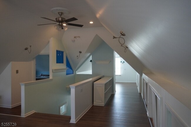 Building Photo - 96 High St