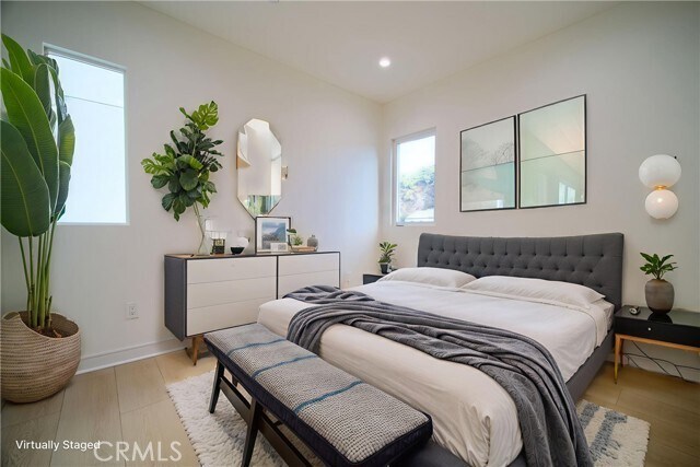 Building Photo - 259 S Ave 54