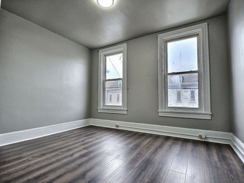 Building Photo - 739 Weiser St