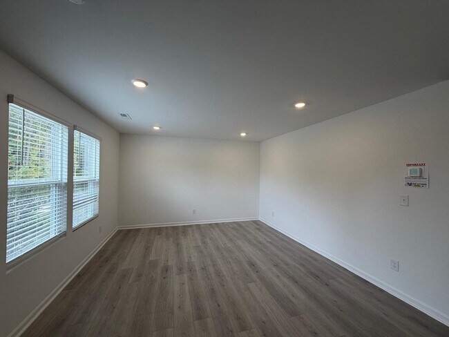Building Photo - 2310 Donnelly Hls Ln