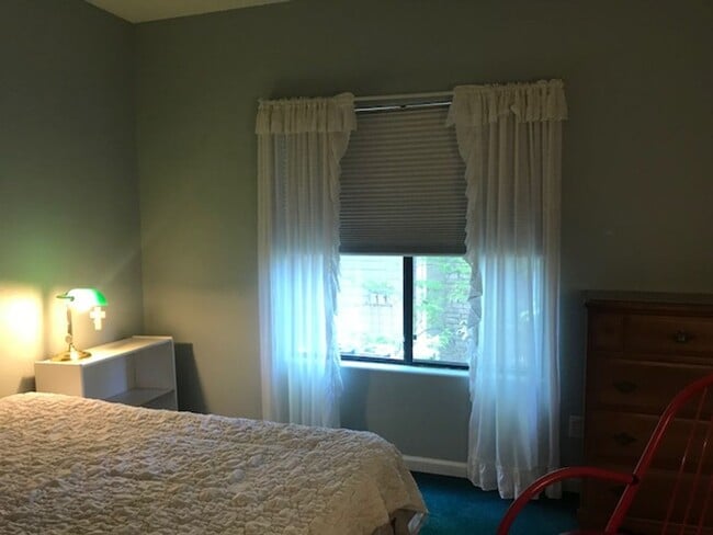 Building Photo - Very nice 2 bedroom 2 bathroom condo at Mountain Gate II.
