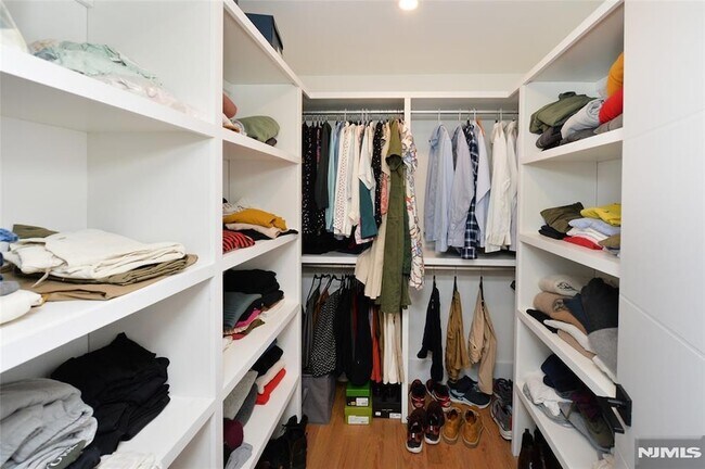 Building Photo - 65 Franklin St