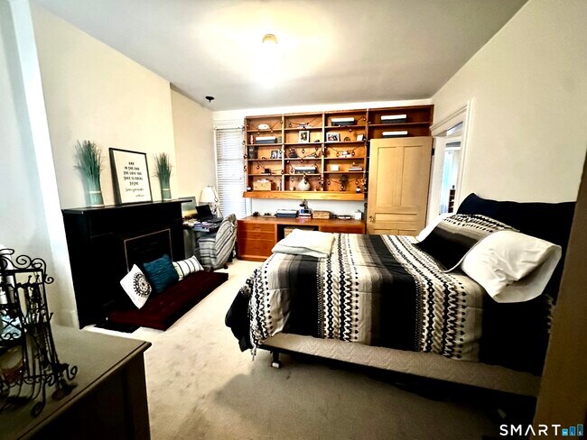 Building Photo - 95 Olive St