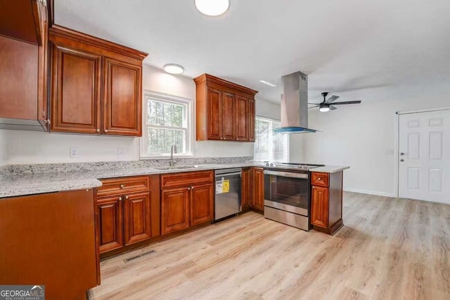 Building Photo - 133 Bishop Rd NW