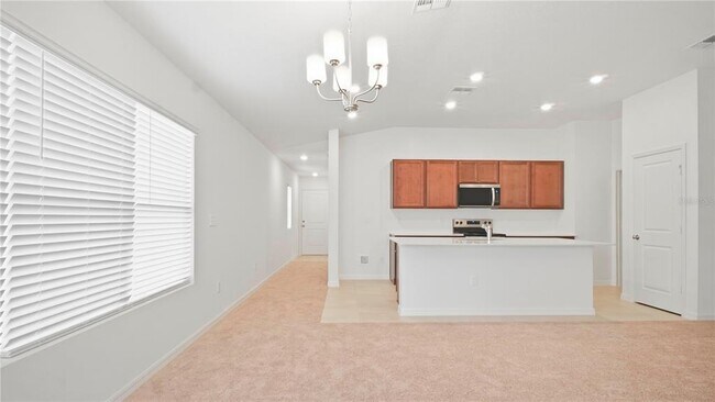 Building Photo - 2942 Lavanda Dr