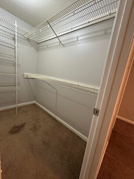 Building Photo - 1801 Windover Pl SW