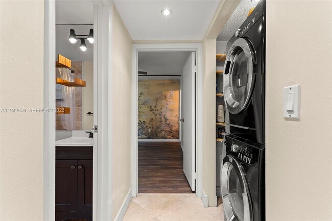 Building Photo - 821 Euclid Ave