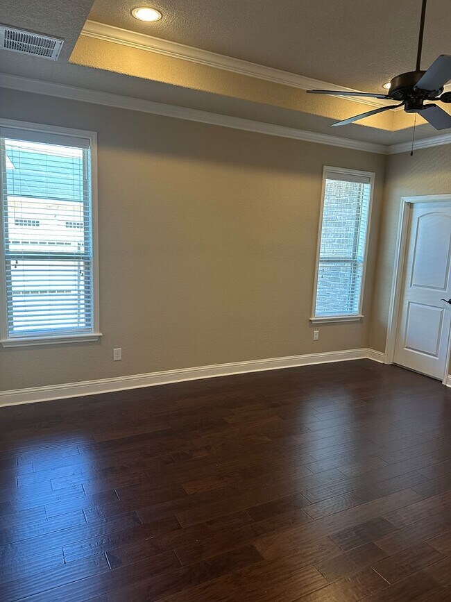 Building Photo - College Station - 4 bedrooms, 2.5 Bathroom...