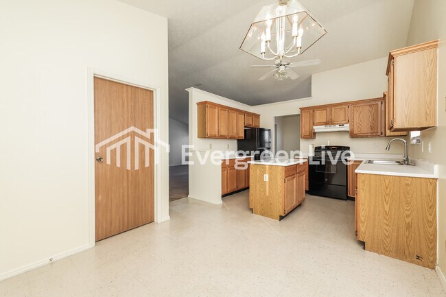 Building Photo - 6647 Charlesgate Rd