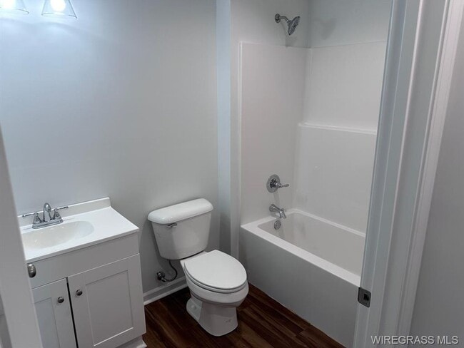 Building Photo - 214 Charleston Dr